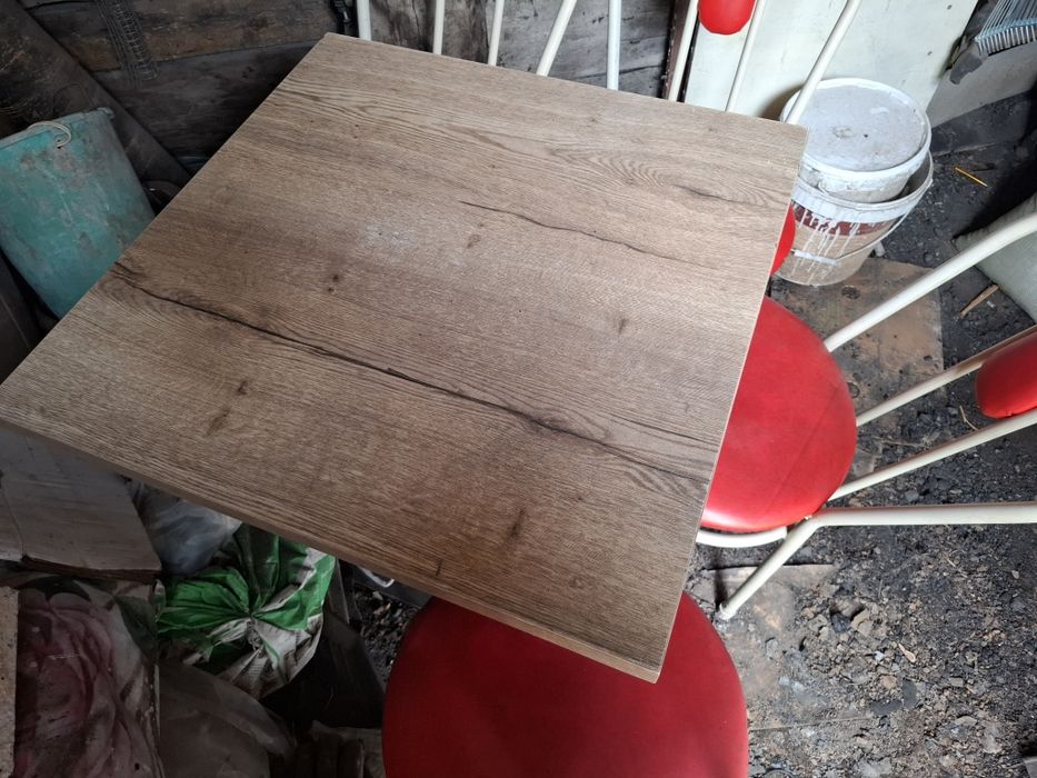 Стол и стулья 8 шт