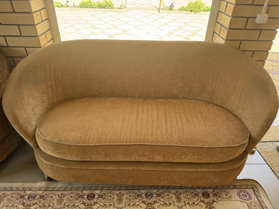 Продам диванчики . Коричневый велюр .