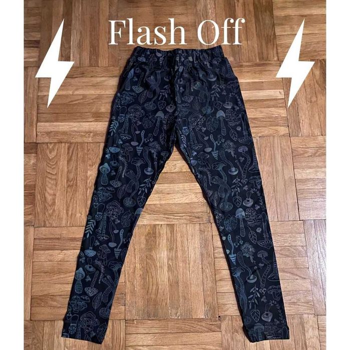 Colanti din material iridiscent cu print - model Mushrooms.