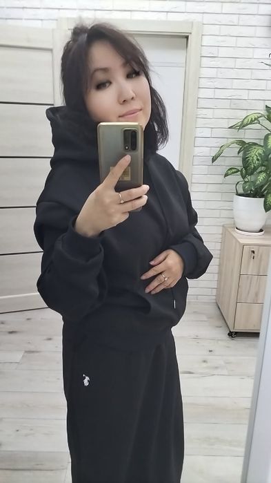 Продам спортивный костюм