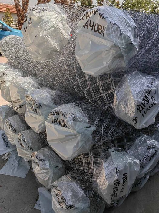 Плетена оградна мрежа, оградни пана и колчета