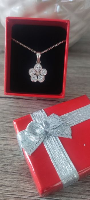 Сребърно колие ,,Цвете ,,