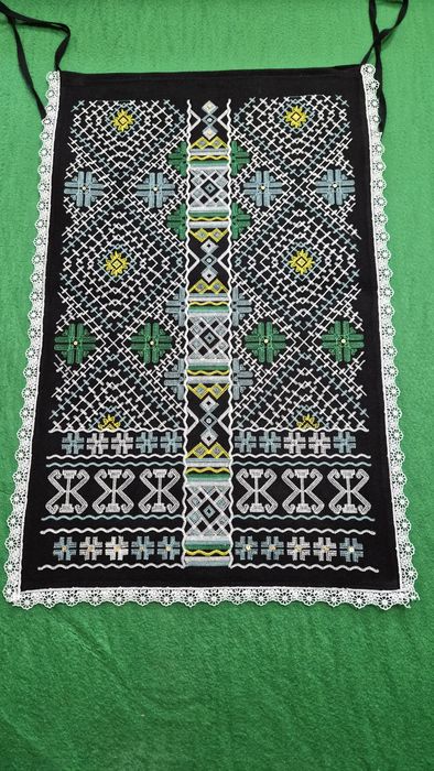 Народни фолклорни носии