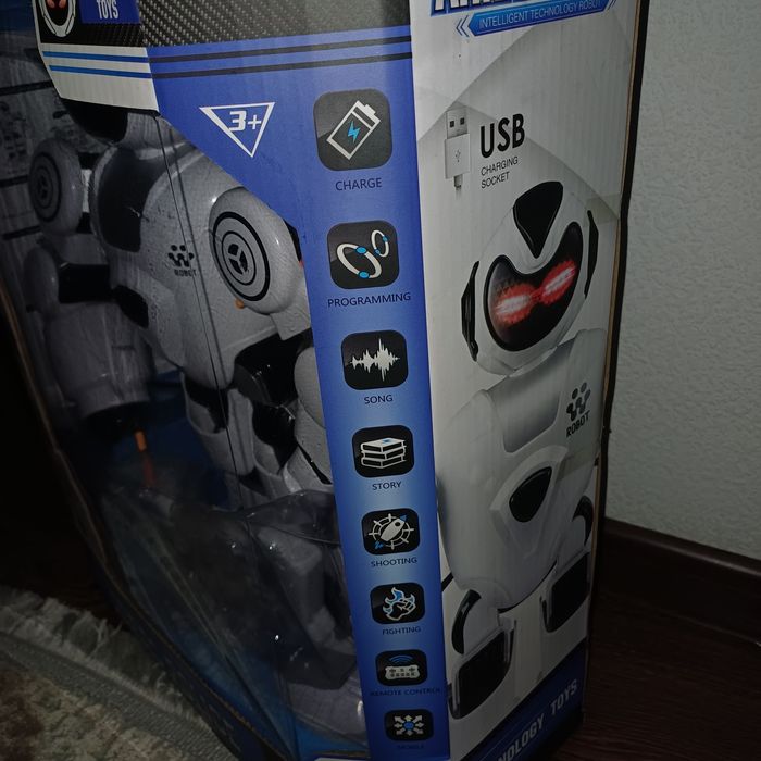 Продаётся  робот игрушка