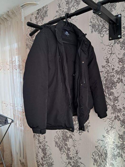 Кыскы куртка кара