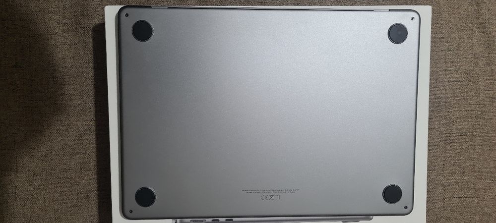 Macbook Air  M2 13" 16 gb ram/256 gb