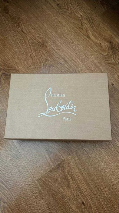 Токчета Christian Louboutin Kate 100 бежави
