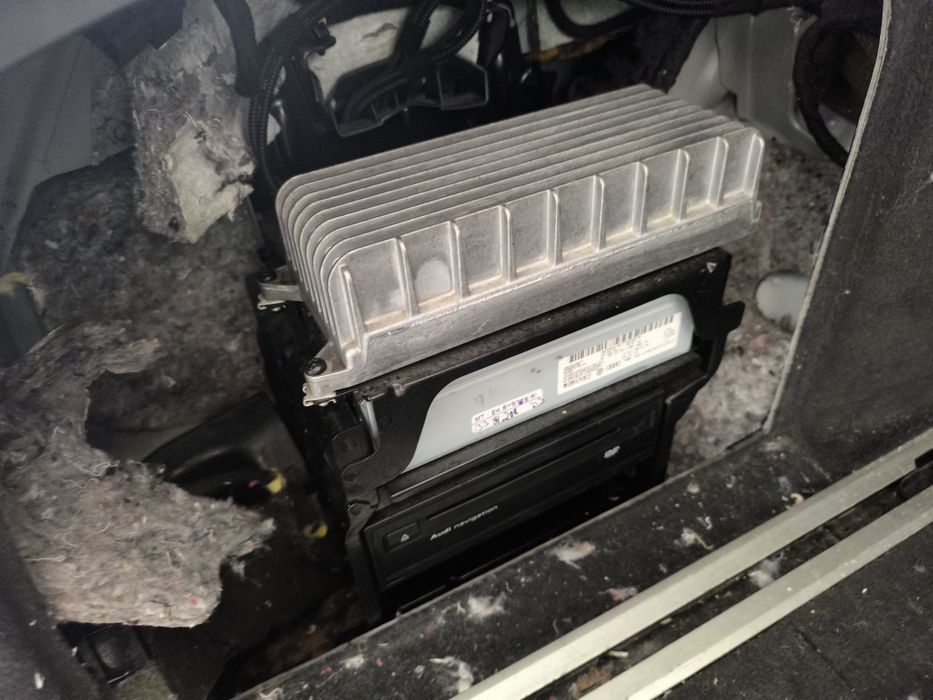 Усилвател Ауди А6 Ц6 4Ф