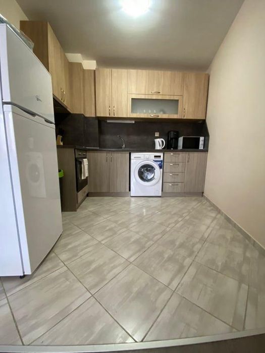 Дава се под наем Двустаен апартамент в Варна, ЖП Гара - 60 кв.м за 550 € - Снимка #1