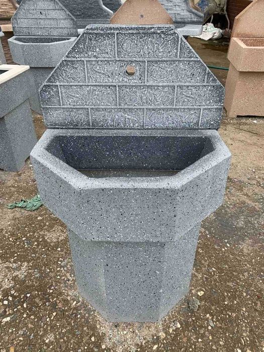 Италиански Паркови и Градински Чешми