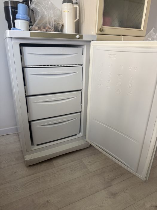 Морозильник indesit