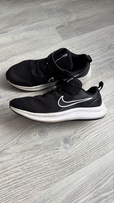 Маратонки Nike 35 номер