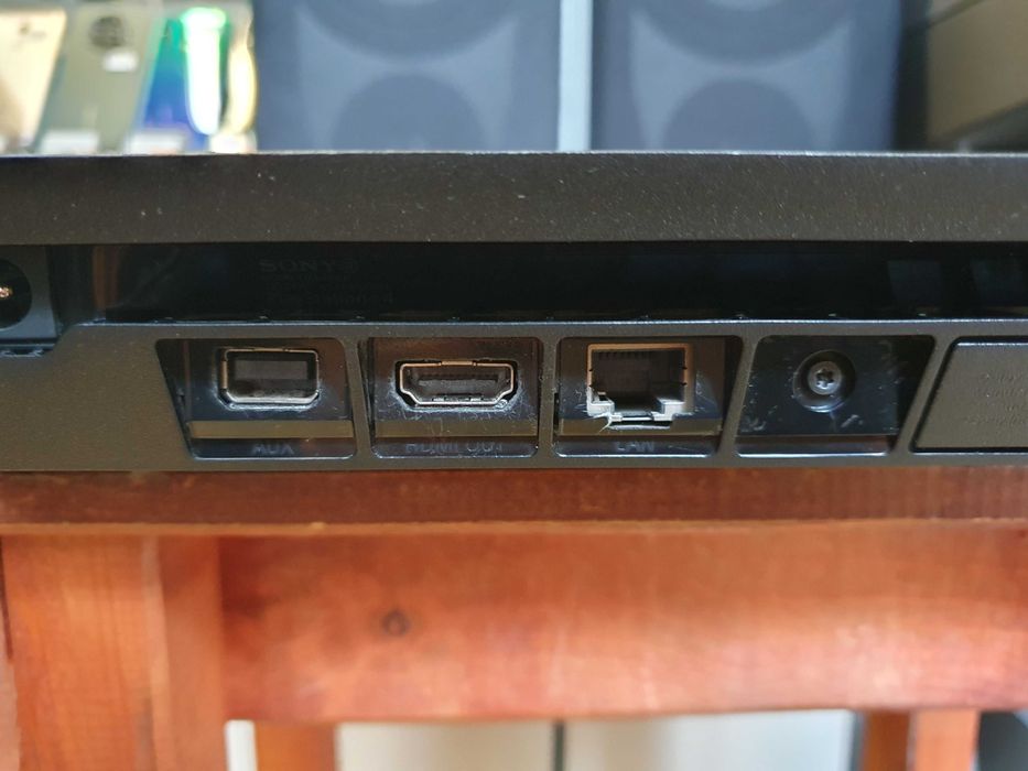 PS4 Play Station 4 Slim 500GB с джойстик и кабели.