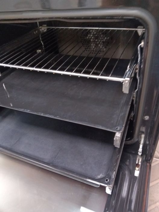 Уникална свободно стояща печка с керамичен плот Gorenje Pinin Farina с две години гаранция!