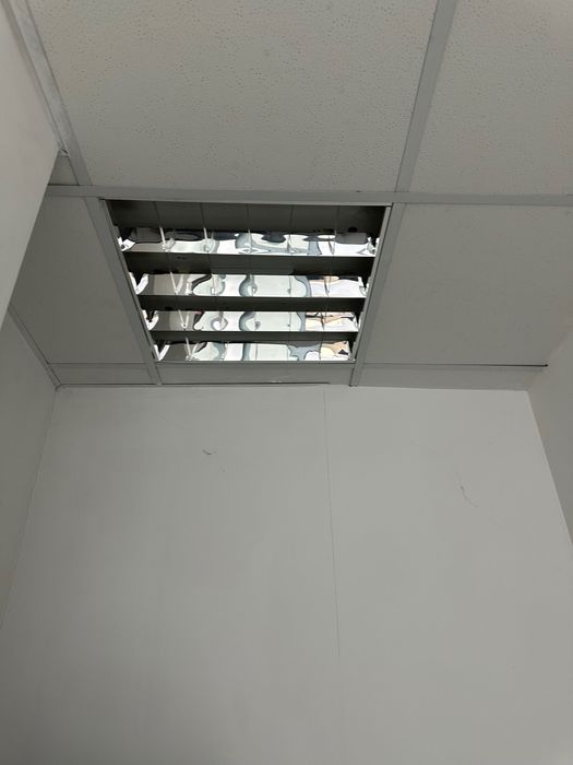 продам  потолочные светильники