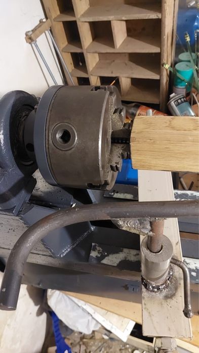 Продам токарный станок по дереву