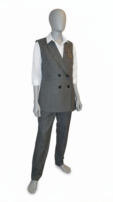 Продам костюм женский