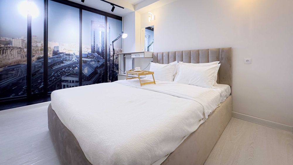 Своя посуточно ! Хамид Алимджан 13Б. Центр. Метро. Панорамный вид.