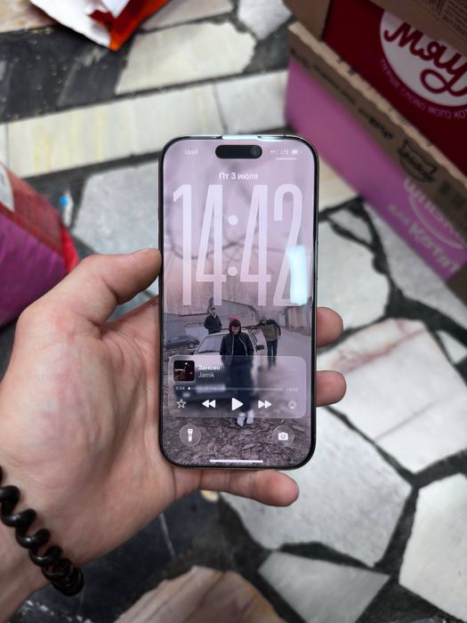 продам iphone 16 pro