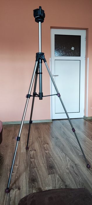 Статив /tripod/ CARENA