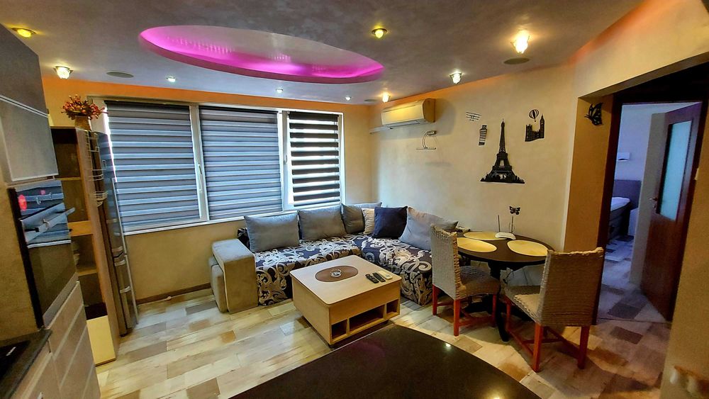 Дава се под наем Двустаен апартамент в Бургас, Славейков - 55 кв.м за 280.5 € - Снимка #2