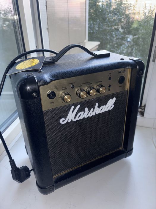 Комбоусилитель Marshall 10G +подарок