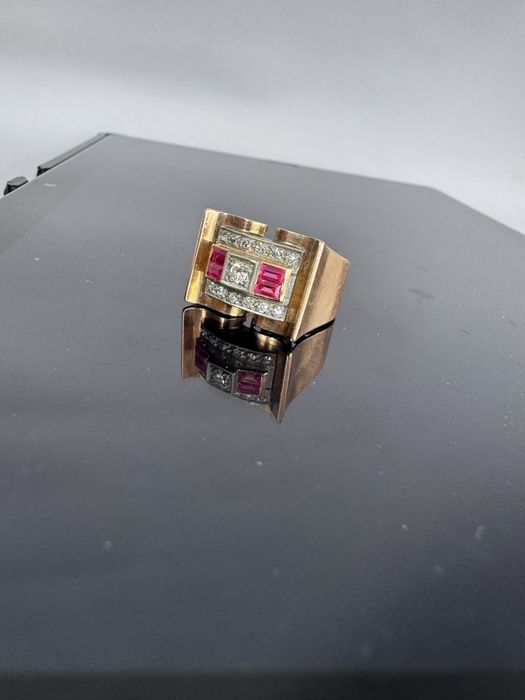 Inel din aur 18 k, rubine si diamante