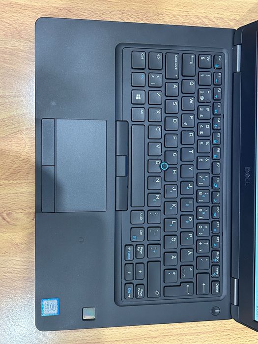Промо! Лаптоп Dell i3 8 gen./8GB RAM/256GB с 12 месеца удължена гар.! Топ цена!