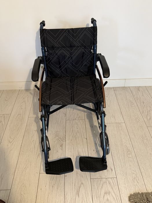 Căruciur cu rotile pliabil, nou