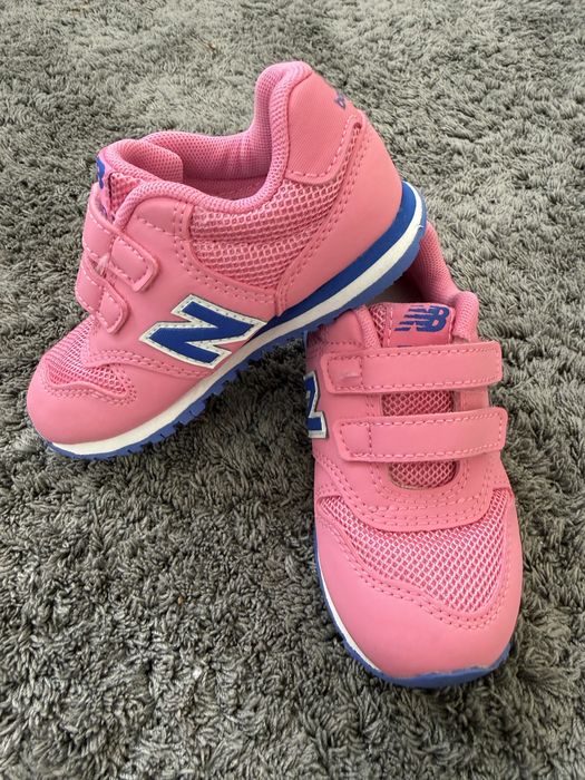 New balance marimea 23,5 (13,5 cm) aproape noi!