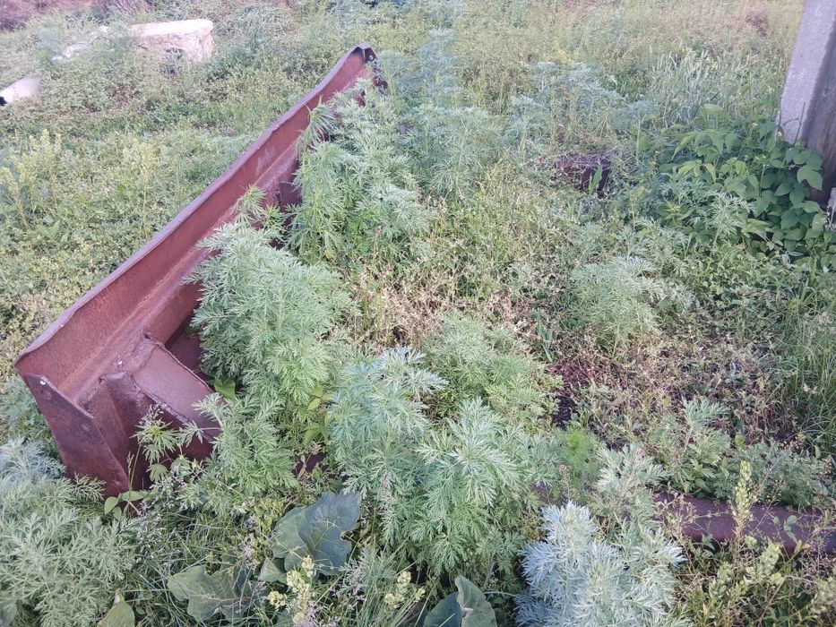 Лопата на дт 75.