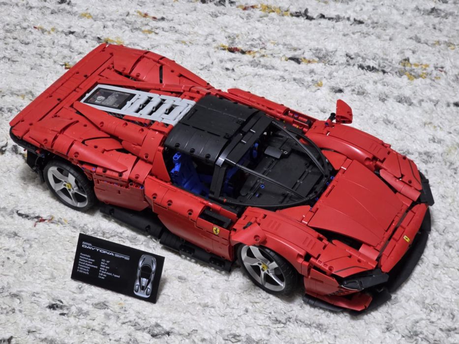 LEGO technic Ferrari Daytona SP3 42143