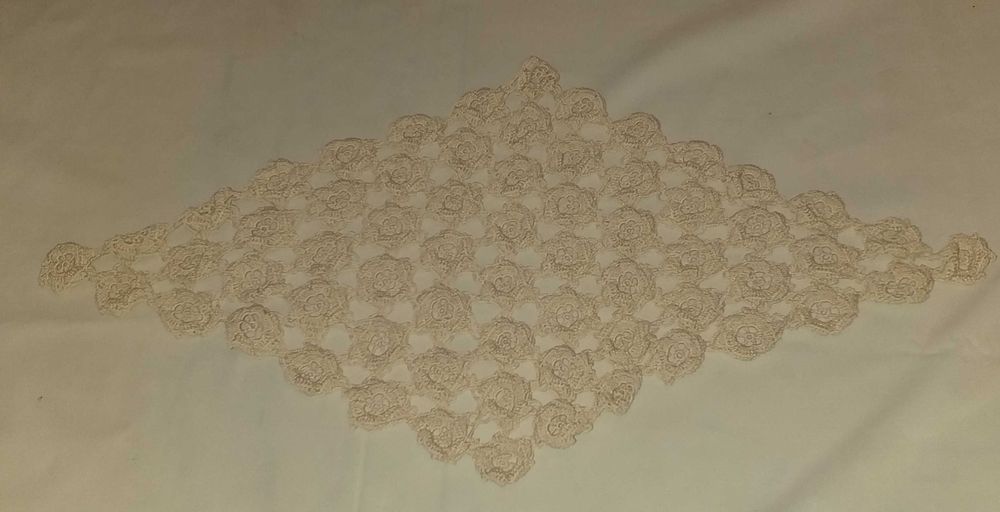 Китеник за спалня, вълнен с дълъг косъм + Ръчно плетено мильо