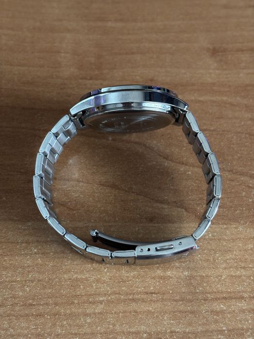 Продам кварцевые часы Casio