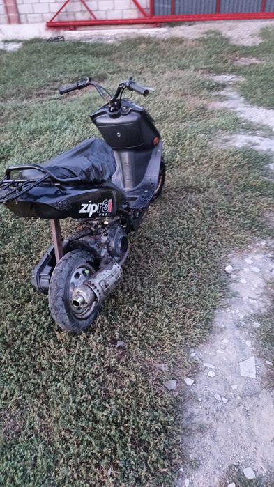 Продам скутер ZIP R3