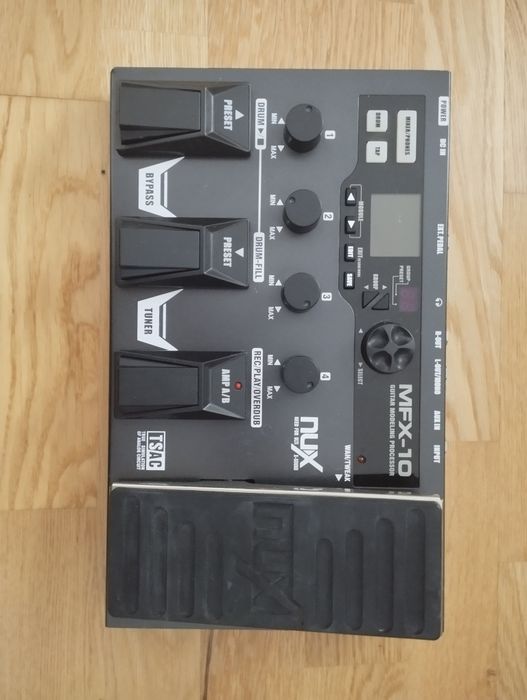 Multi-efect pentru chitara NUX MFX-10