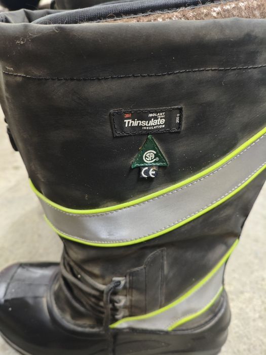 Продам зимние сапоги, утеплённые