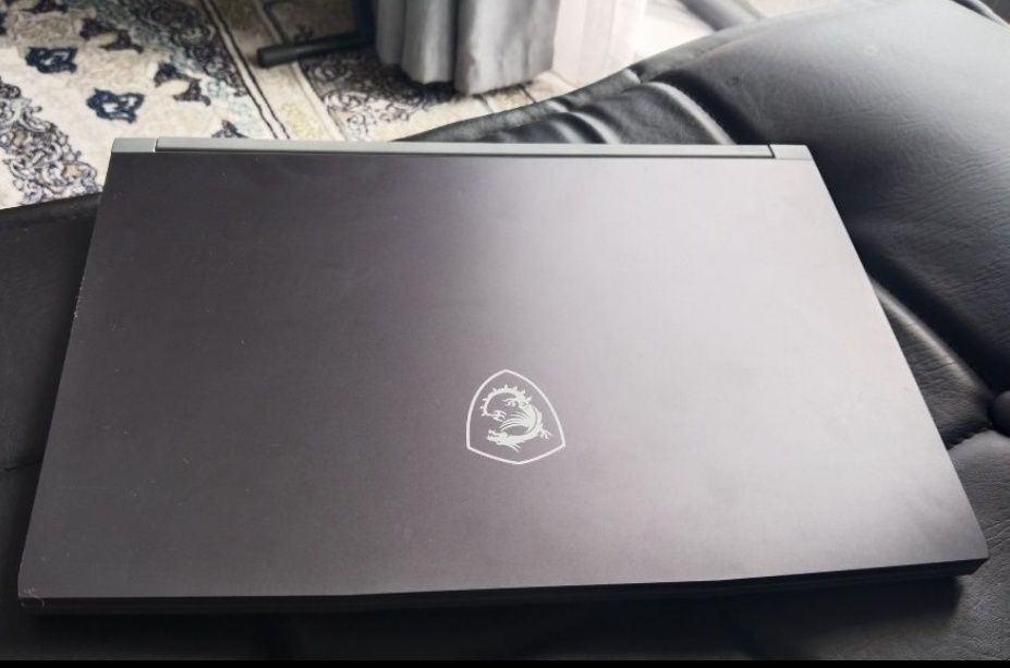 Noutbuk MSI MS-16R