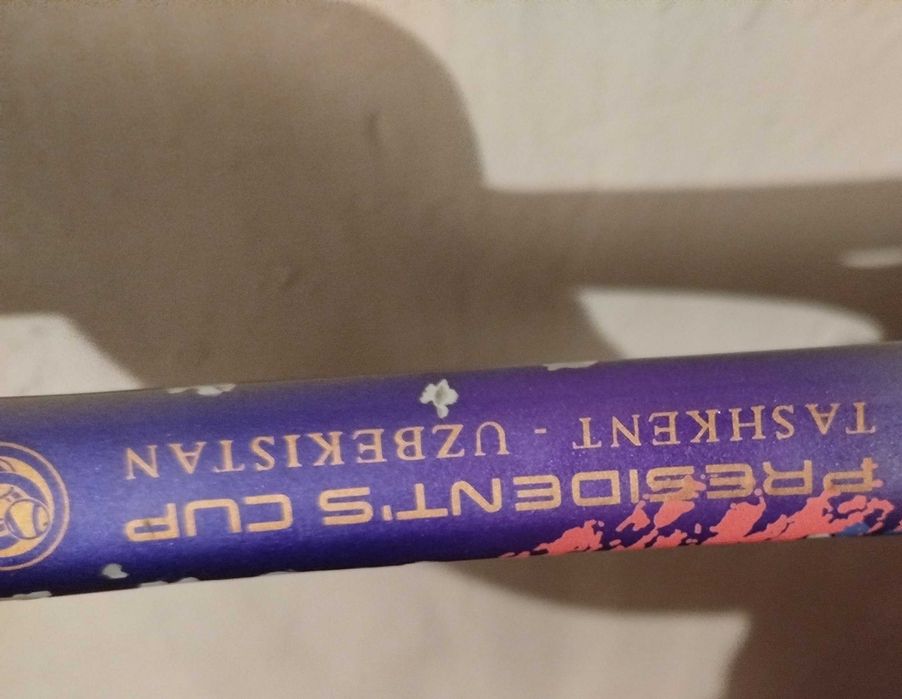 Продается теннисная ракетка