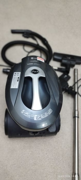 Моющий пылесос LG