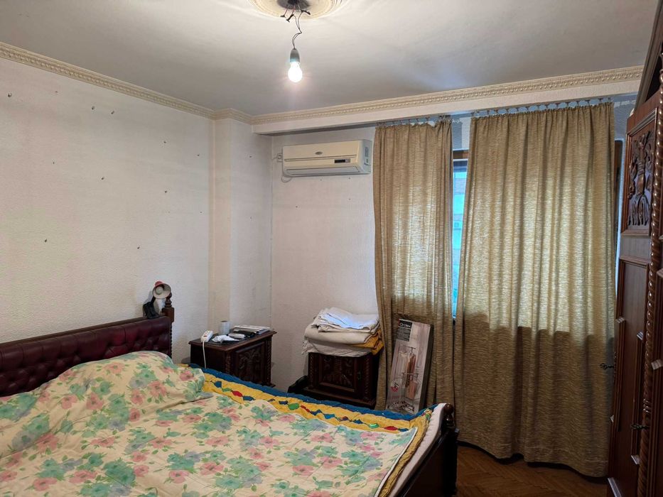 Direct proprietar apartament 4 camere et.2 decomandat centru Targu Jiu