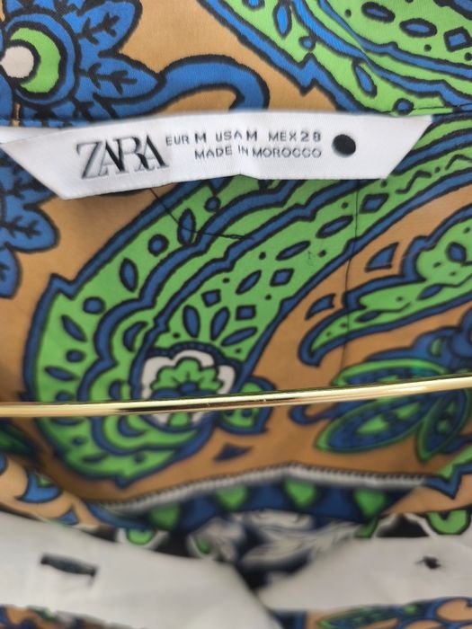 ZARA сатенирана риза р-р С/М
Сатенирана бохо риза. Размер М. Отлична 
10 евро