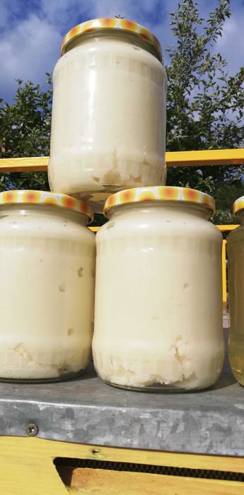 Miere rapiță, mentă, mană.