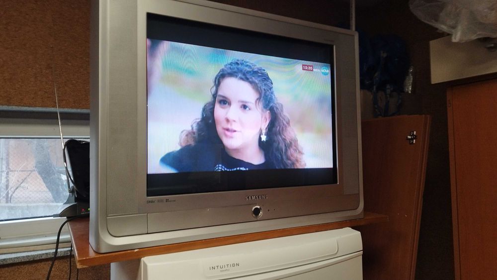 Samsung CW -29A208P цветен телевизор с кинескоп 29 инча