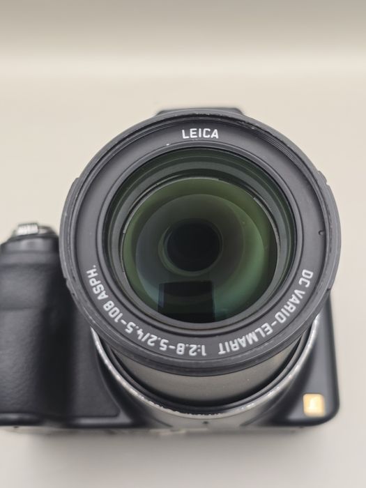Panasonic Lumix DMC-FZ62 Bridge Camera Bundle