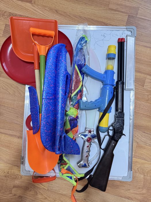 Продам игрушки за все 2000 тг