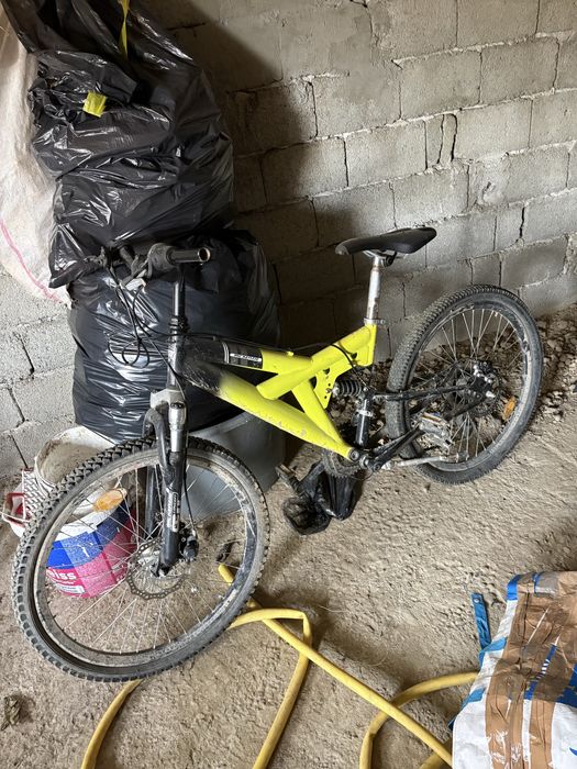 Vand bicicleta in stare foarte buna