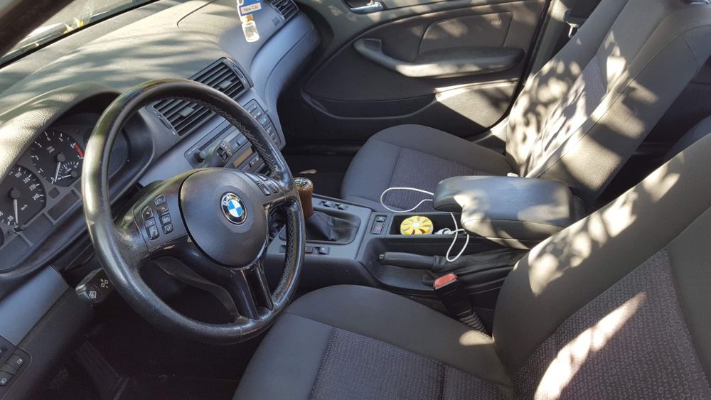 Vând BMW Seria 3 318i (E46 Facelift) – Se vinde întreagă pentru dezmembrări / piese
