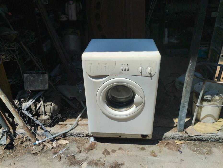 Продам стиральную машинку индезит