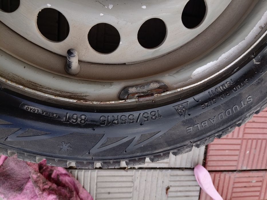 Шины зимние 185/55 R15